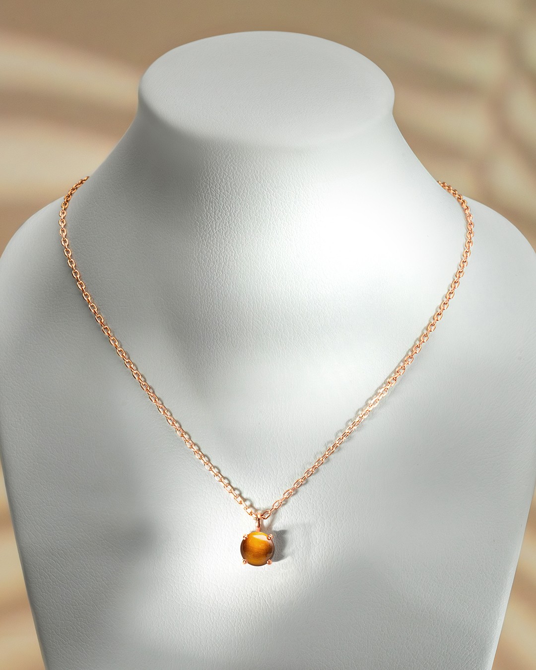 Packshot Pendentif Oeil de tigre Messinio